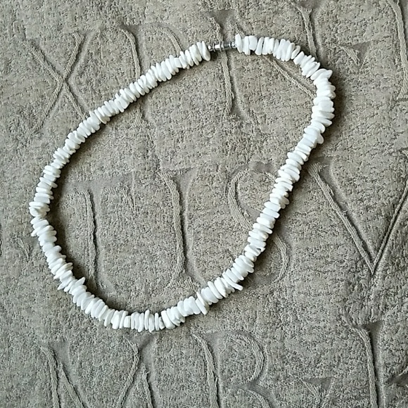WHITE Coral necklace - Picture 4 of 4